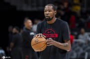 KD:我在太阳打中锋队友太矮 高端局中是灾难 KD:我在太阳打中锋队友太矮 高端局中是灾难